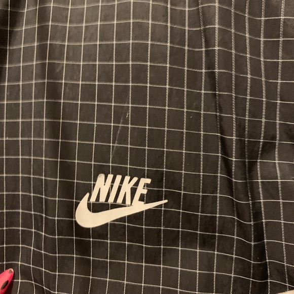 Women’s Nike windbreaker - Picture 2 of 6